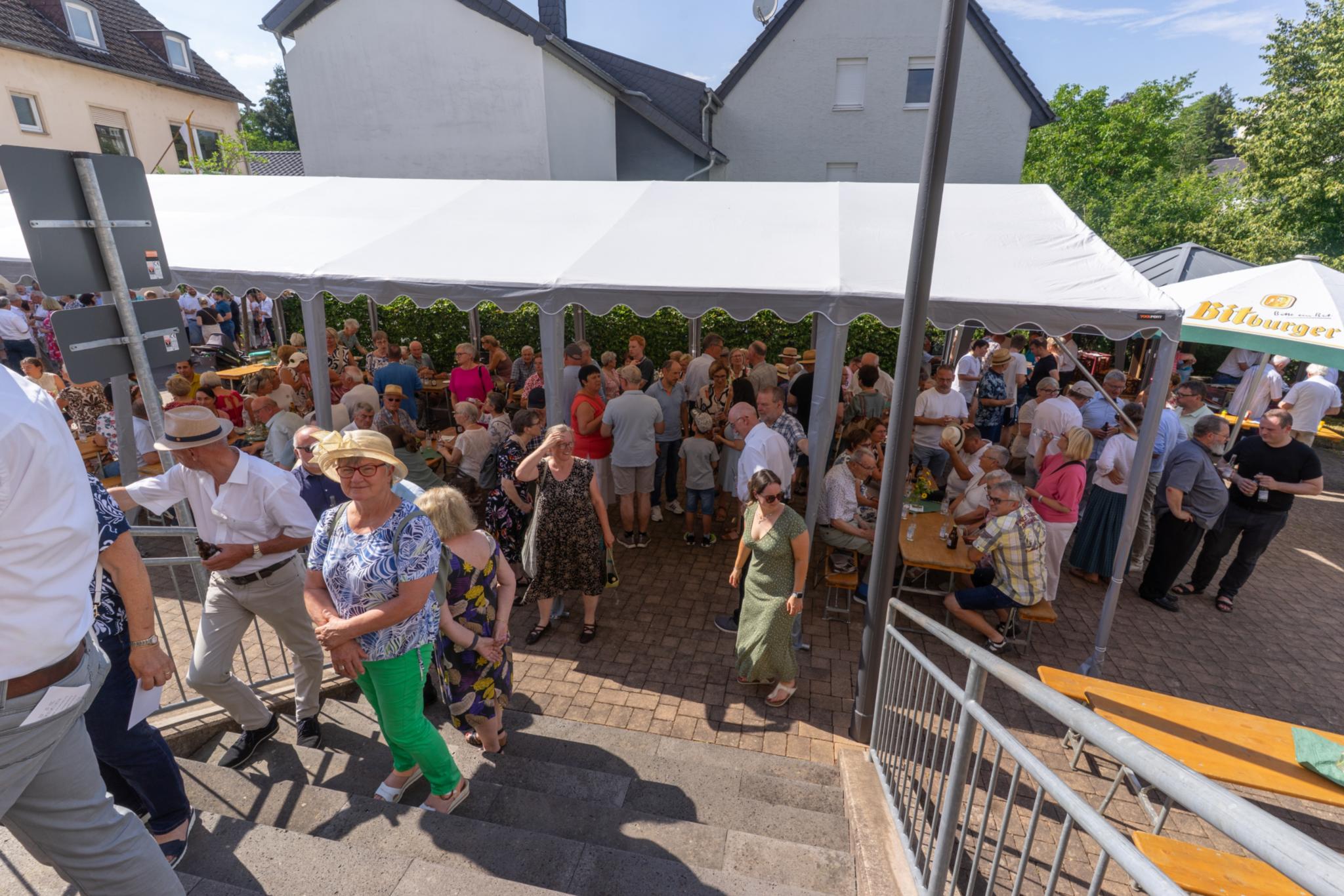 Fest rund um die Kirche (c) Pastoraler Raum Saarburg Fest rund um die Kirche